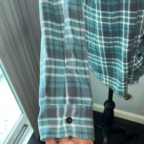 Hot Topic Shirt Women’s Large Lace Skull Teal Plaid Button Up Long Sleeve - Picture 5 of 10